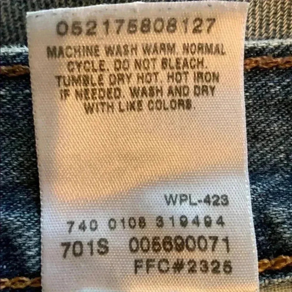 Levi’s 569 Loose Straight Jean shorts - Picture 4 of 5